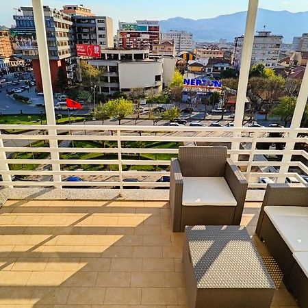 Appartamento Aria Con Vista Sul Teatro Migjeni Shkodra Exterior foto