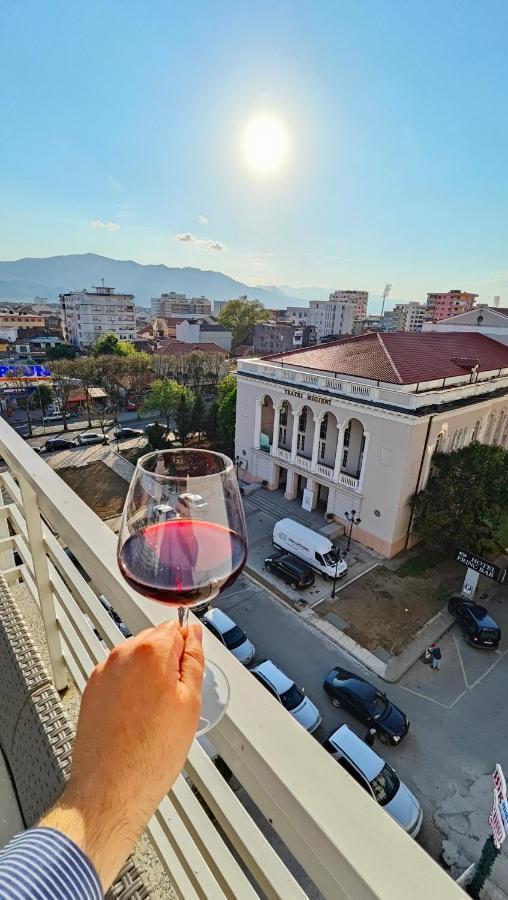 Appartamento Aria Con Vista Sul Teatro Migjeni Shkodra Exterior foto