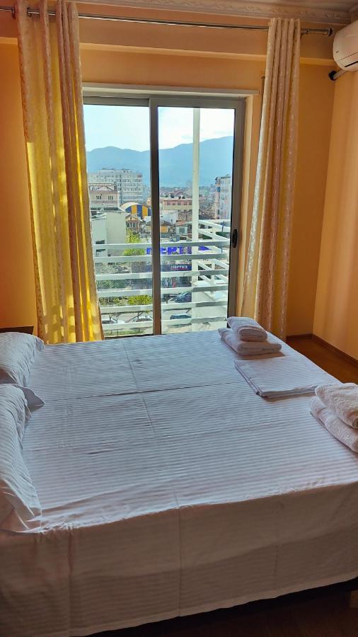 Appartamento Aria Con Vista Sul Teatro Migjeni Shkodra Exterior foto