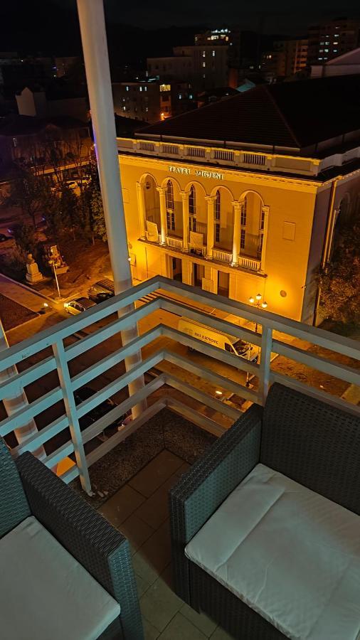 Appartamento Aria Con Vista Sul Teatro Migjeni Shkodra Exterior foto
