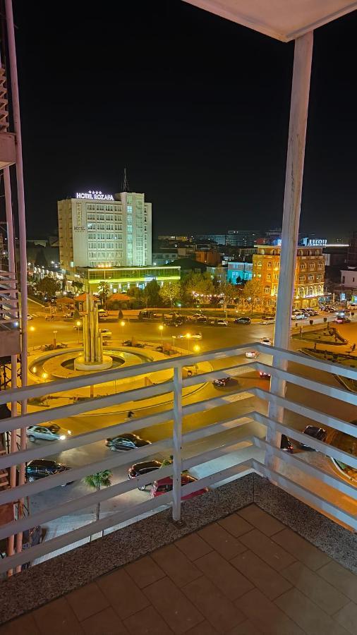 Appartamento Aria Con Vista Sul Teatro Migjeni Shkodra Exterior foto