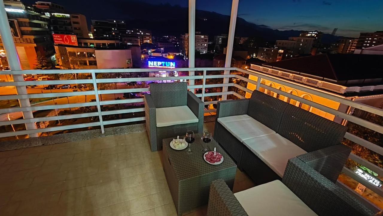 Appartamento Aria Con Vista Sul Teatro Migjeni Shkodra Exterior foto